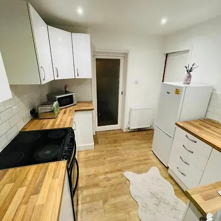 Гостевой дом Mia Property 2 Бристоль