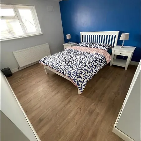 Mia Property 2 * Bristol