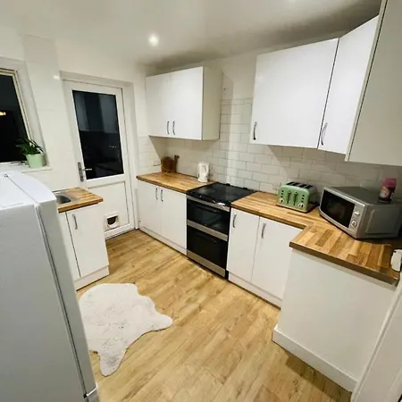 Mia Property 2 * Bristol